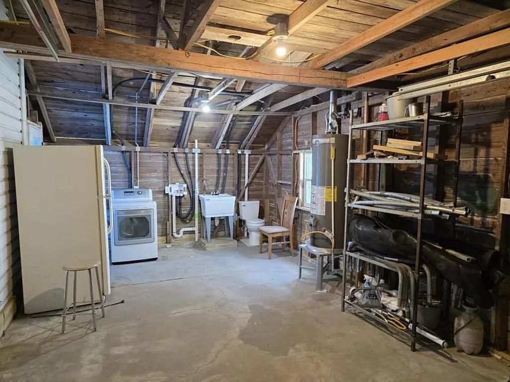 Interior, Washer, Wooden Beams, Wooden Ceilings