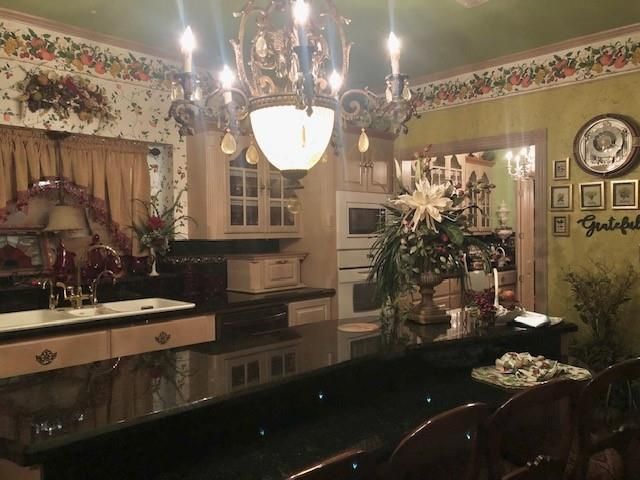 Chandelier, Dining room, Interior