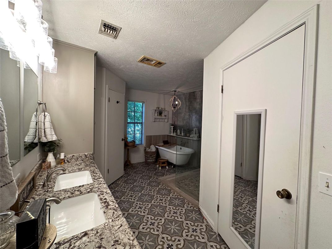 Bathroom, Dual Sink Vanities, Free Standing Baths, Interior