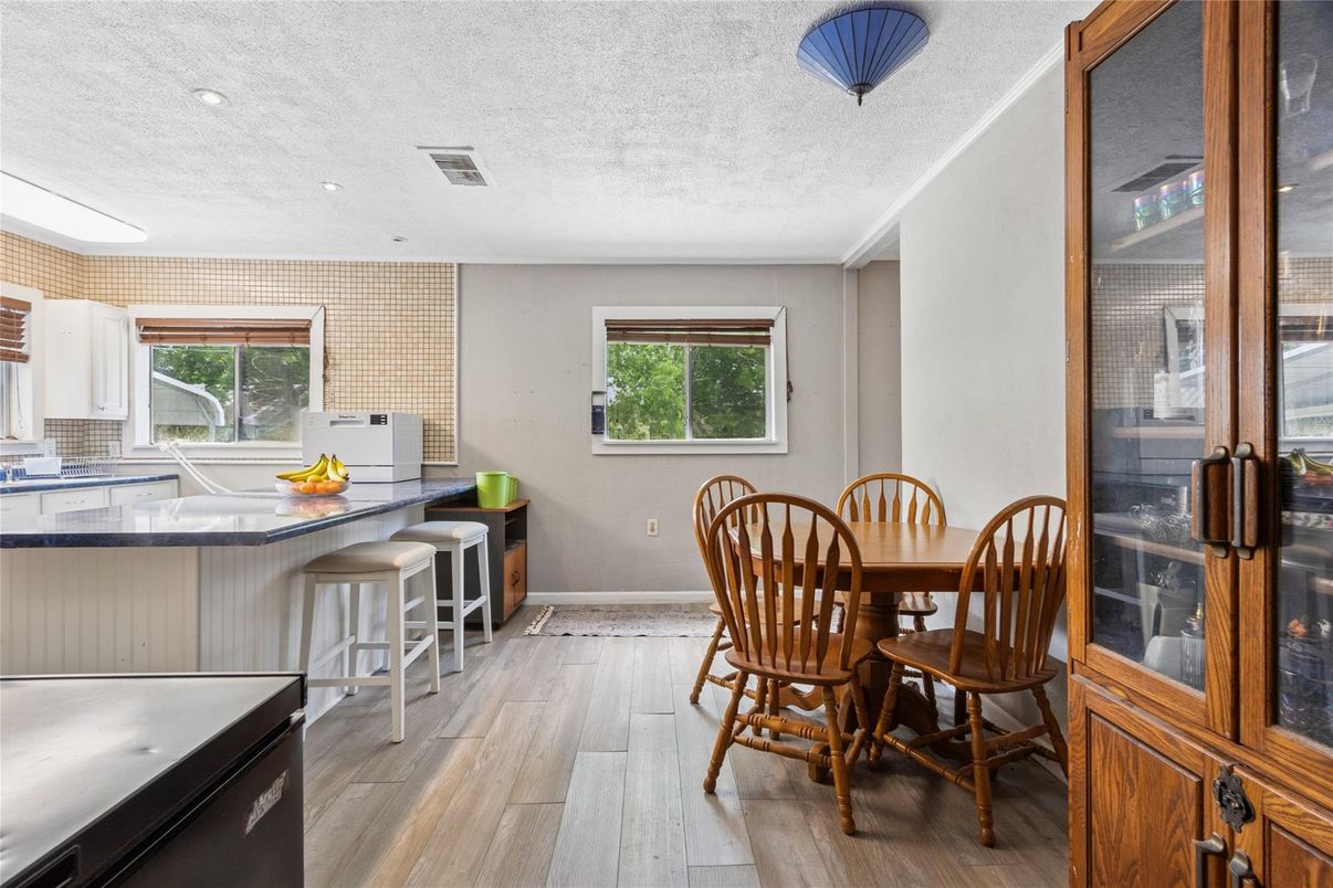 Dining room, Interior, Kitchen, Recessed Lighting, Wood Texture Flooring
