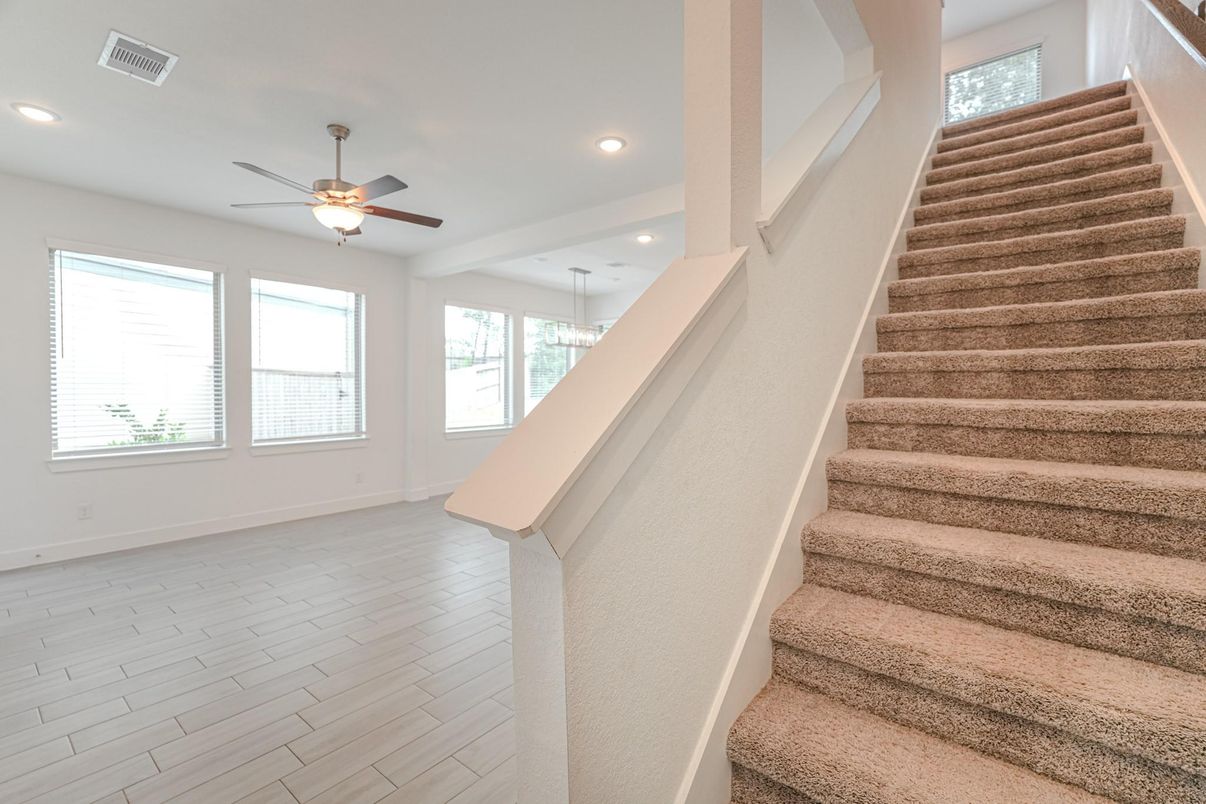 Empty room, Interior, Recessed Lighting