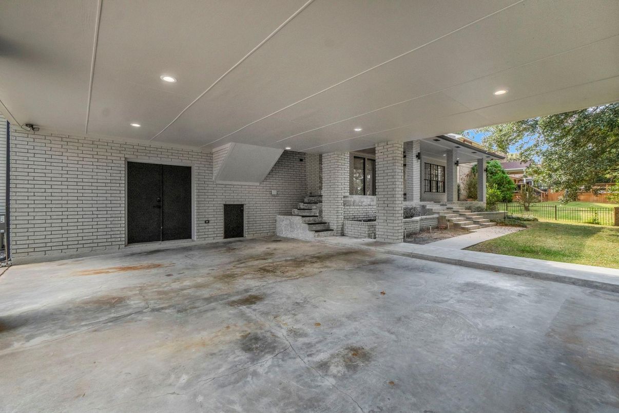 Empty room, Exterior, Stone Walls