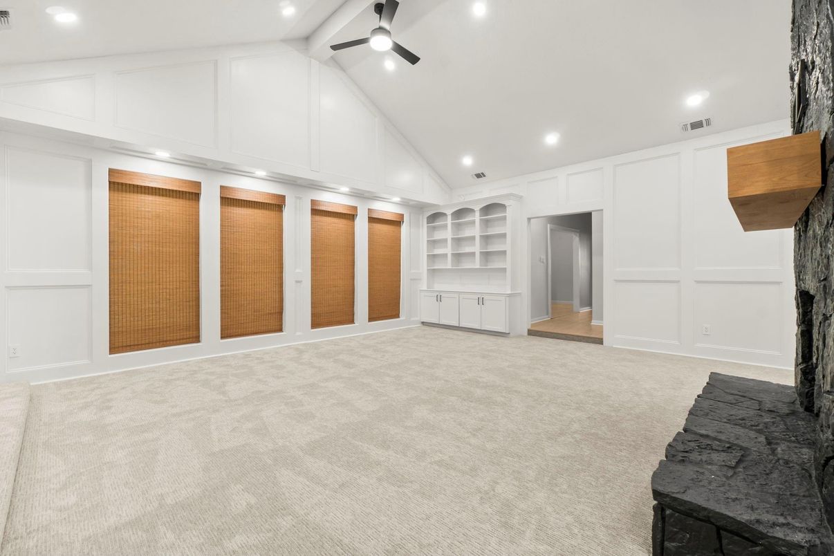 Empty room, Interior, Recessed Lighting