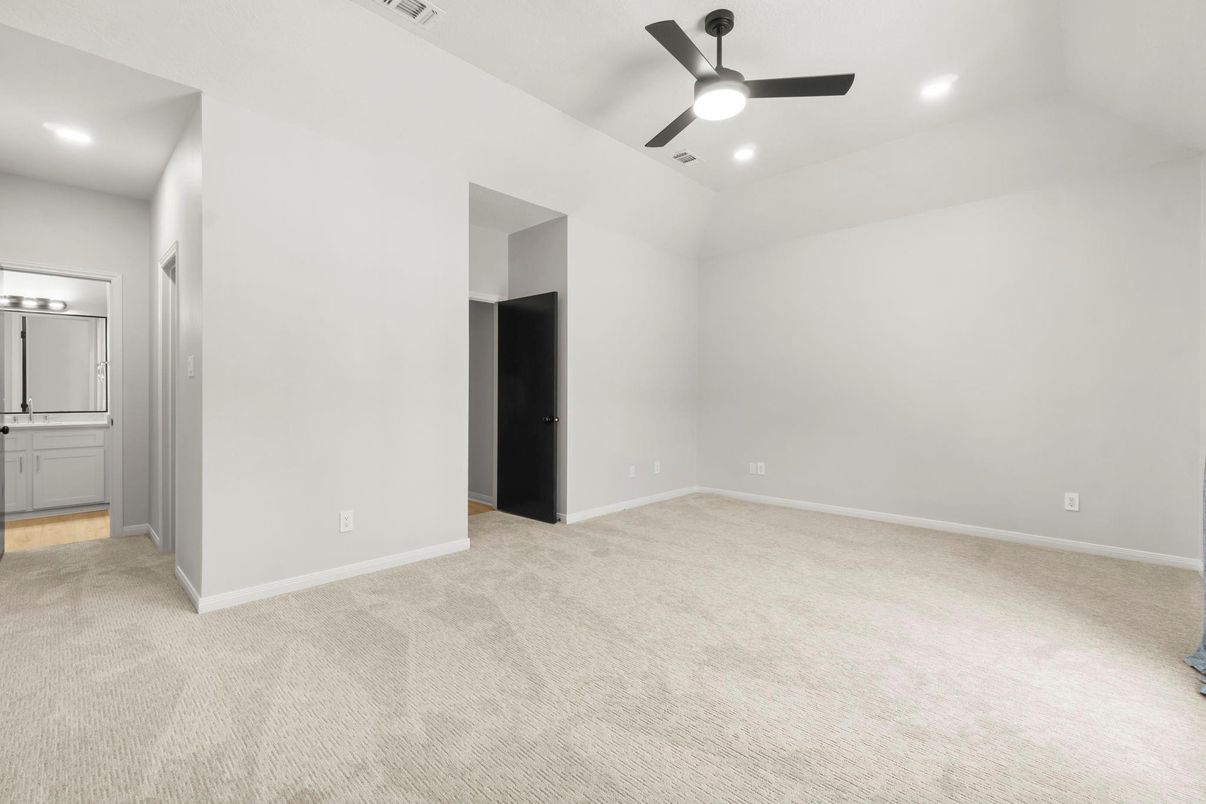 Bathroom, Empty room, Interior, Recessed Lighting