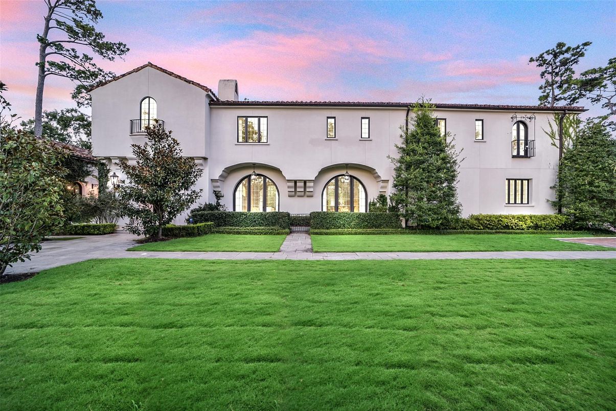 Backyard, Exterior, Facade, Spanish Mediterranean