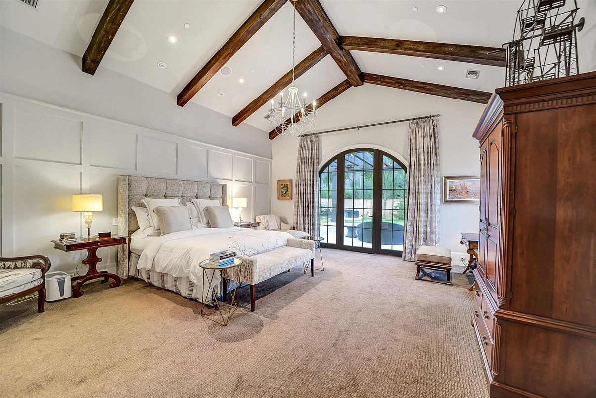 Bedroom, Interior, Pendant Lights, Recessed Lighting, Wooden Beams