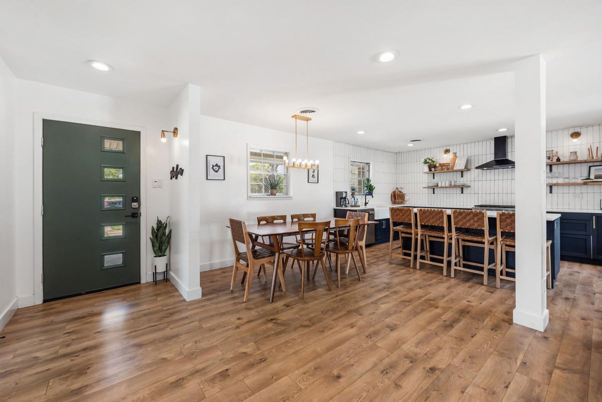 Dining room, Interior, Kitchen, Pendant Lights, Recessed Lighting, Wood Texture Flooring