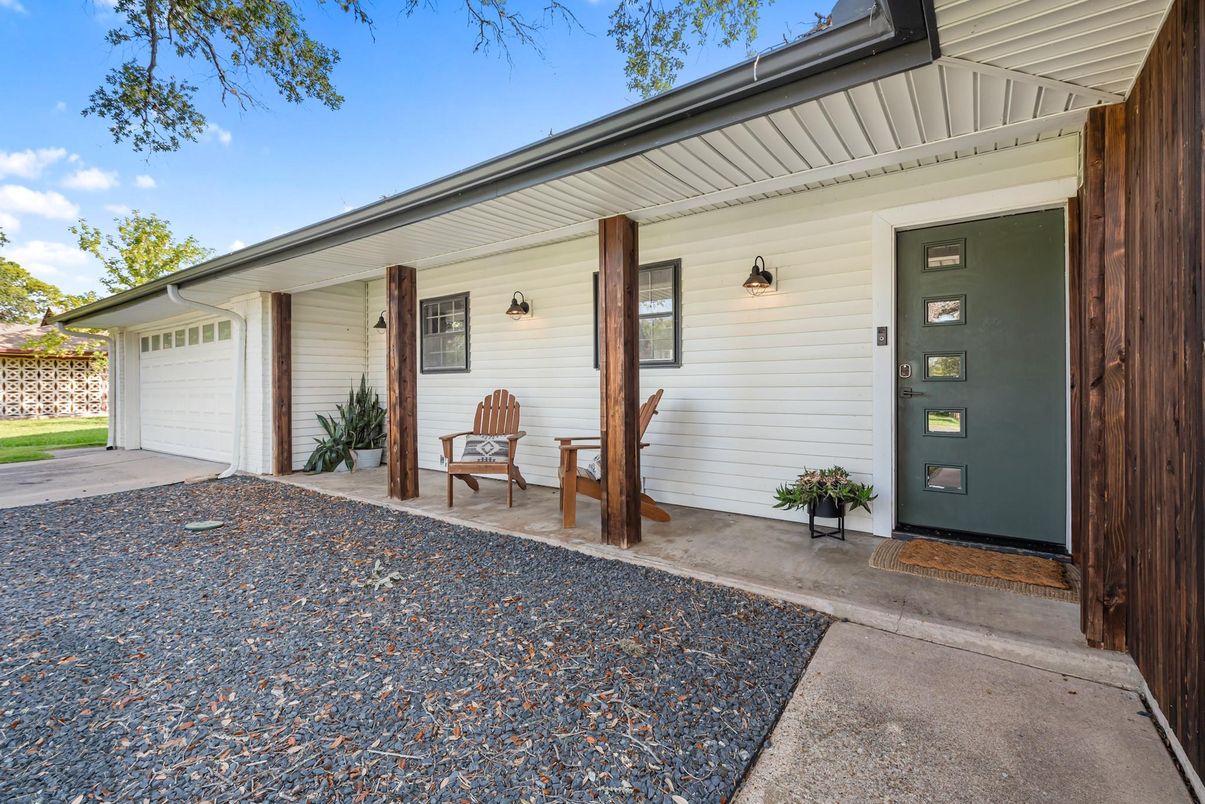 Detached Garage, Exterior