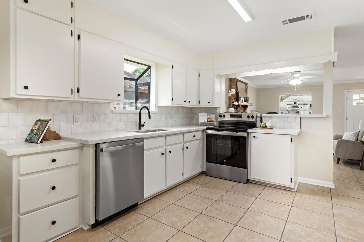 Interior, Kitchen, Stainless Steel Appliances