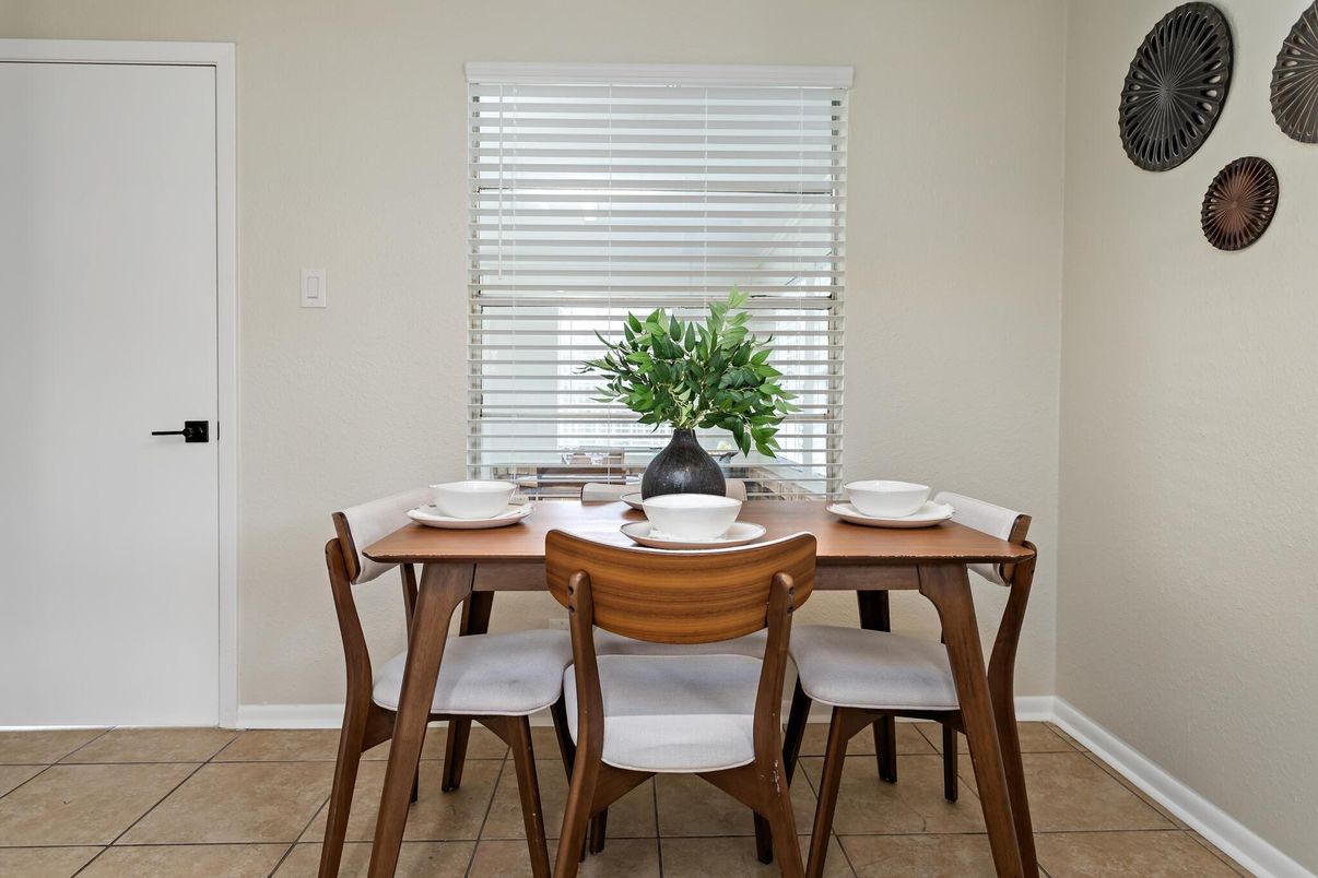 Dining room, Interior