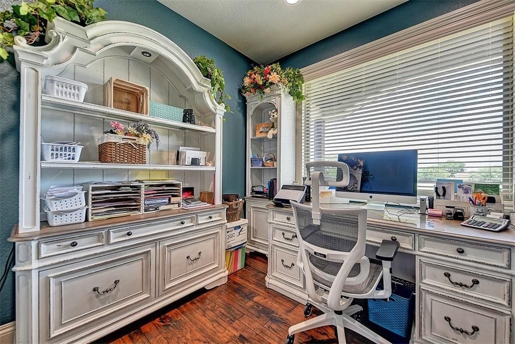 Home Office, Interior, Recessed Lighting, Wood Texture Flooring