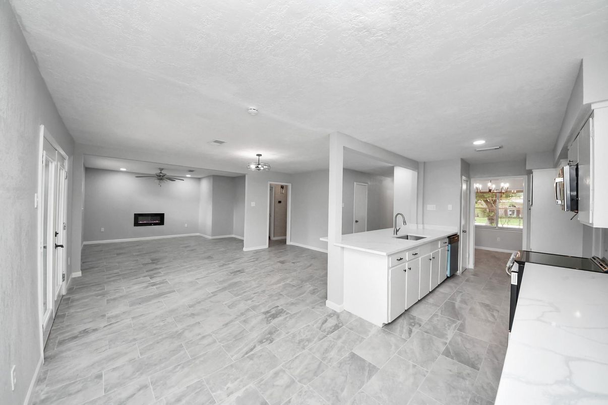 Empty room, Interior, Kitchen, Recessed Lighting