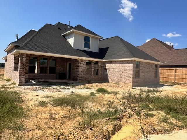 Backyard, Exterior, Facade, Brick Facade, Ranch