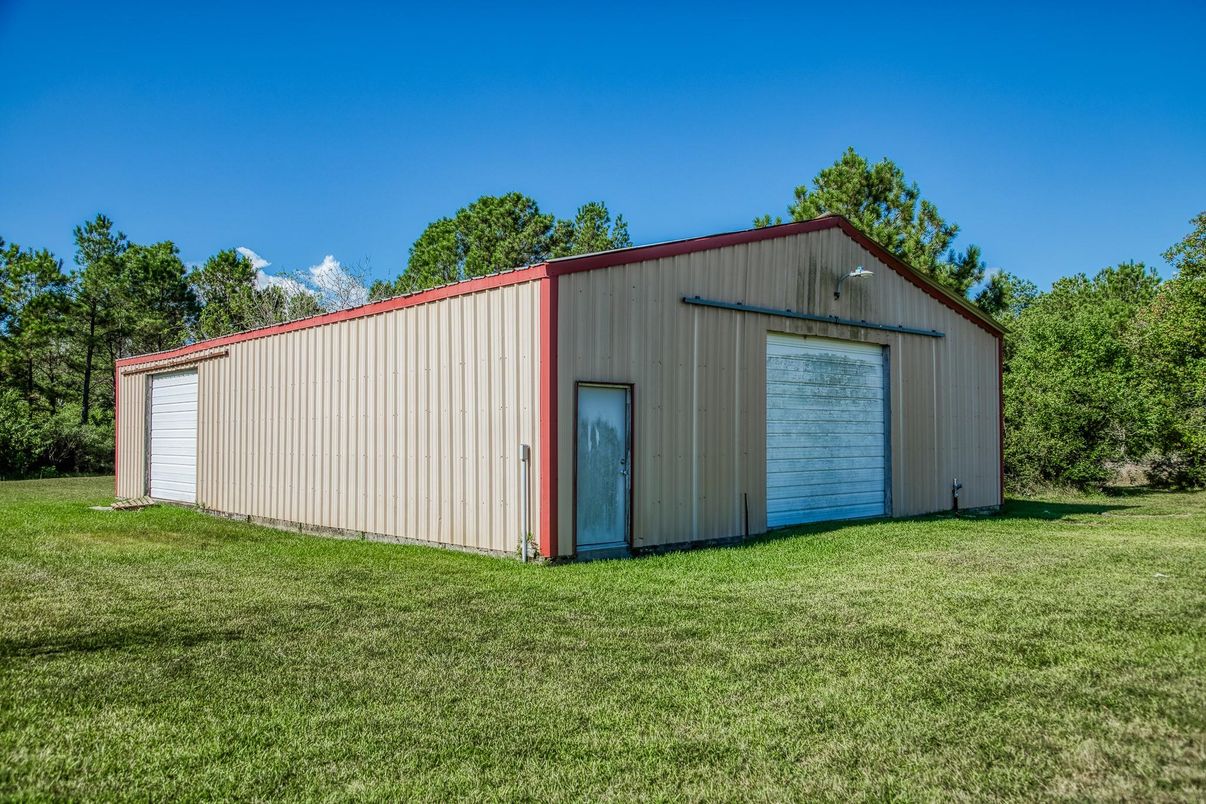 Backyard, Detached Garage, Exterior