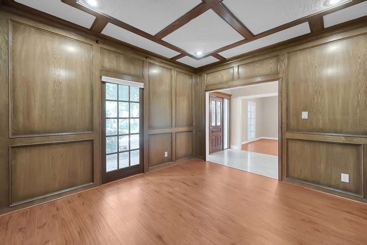 Empty room, Interior, Recessed Lighting, Wooden Beams, Wood Texture Flooring, Wooden Walls