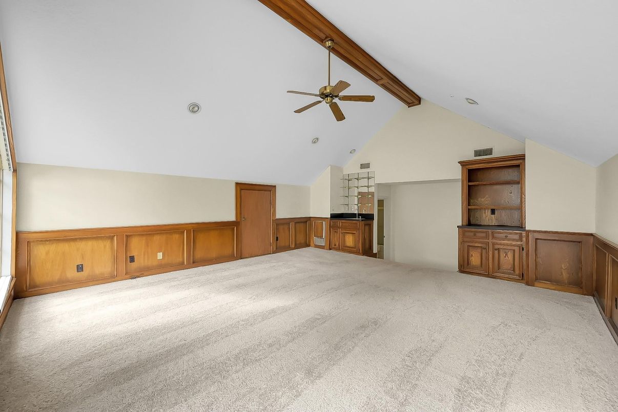 Empty room, Interior, Wooden Beams