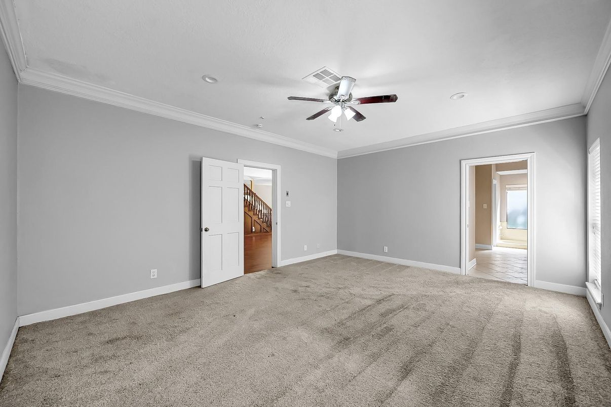 Empty room, Interior, Recessed Lighting