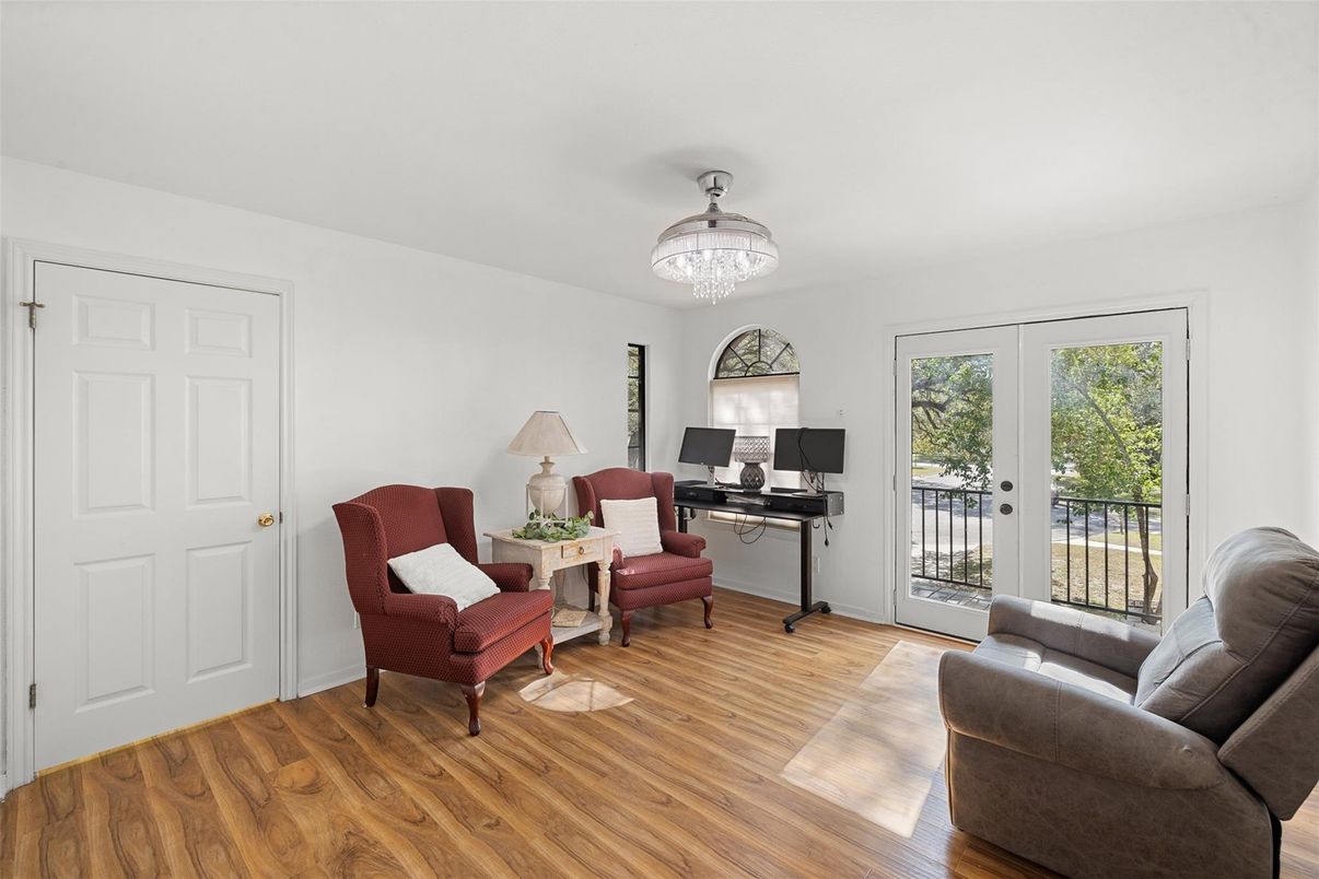 Chandelier, Home Office, Interior, Living room, Wood Texture Flooring