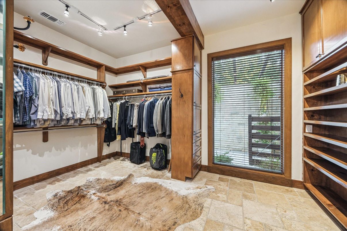 Interior, Walk-in Closets