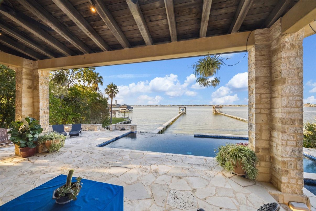 Exterior, Pool, Water