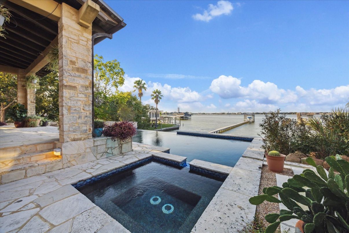 Exterior, Pool, Water