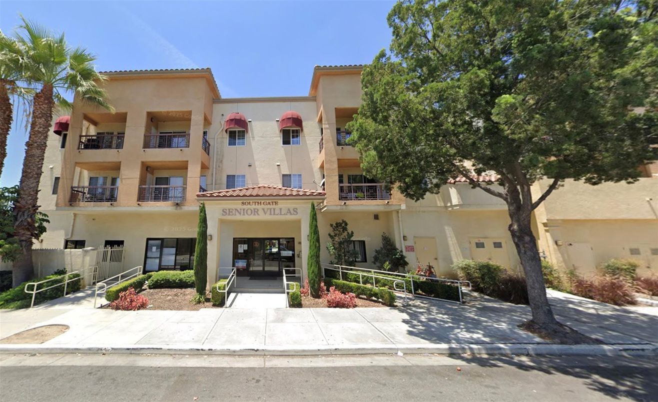 Exterior, Facade, Condo Building