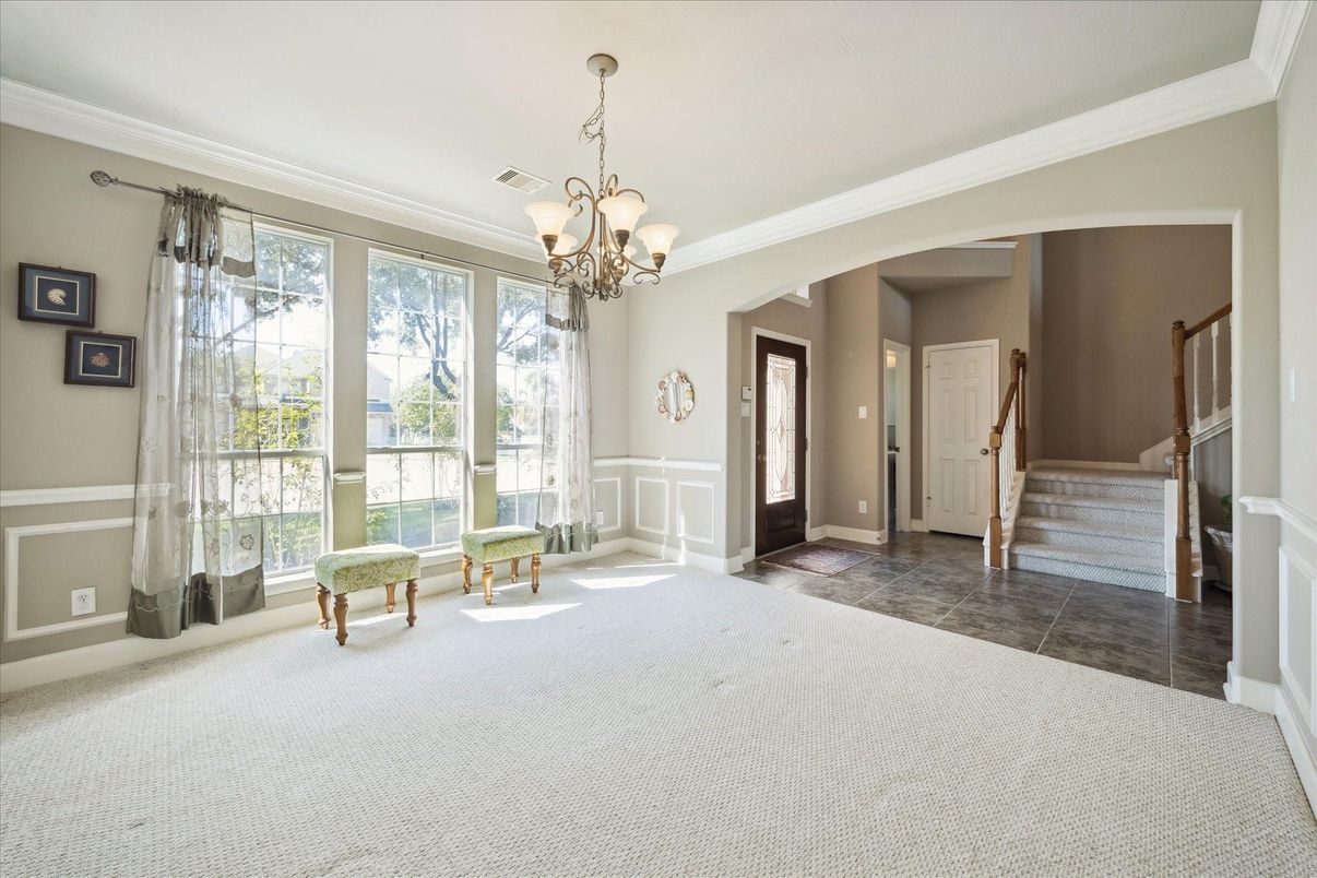 Chandelier, Interior