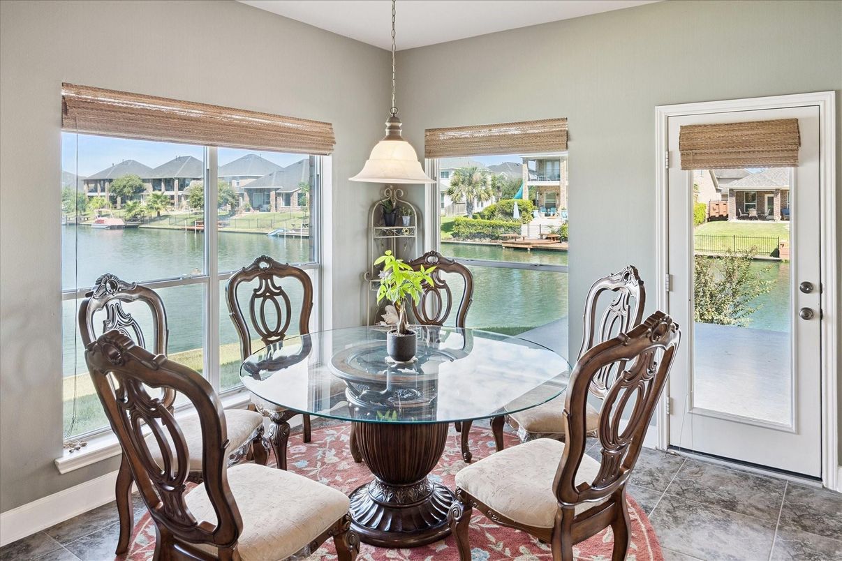 Dining room, Interior, Pendant Lights, Water