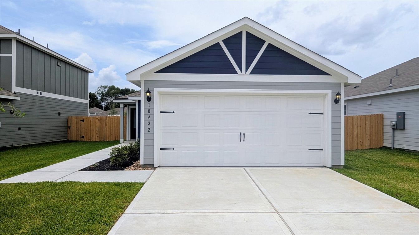 Detached Garage, Exterior