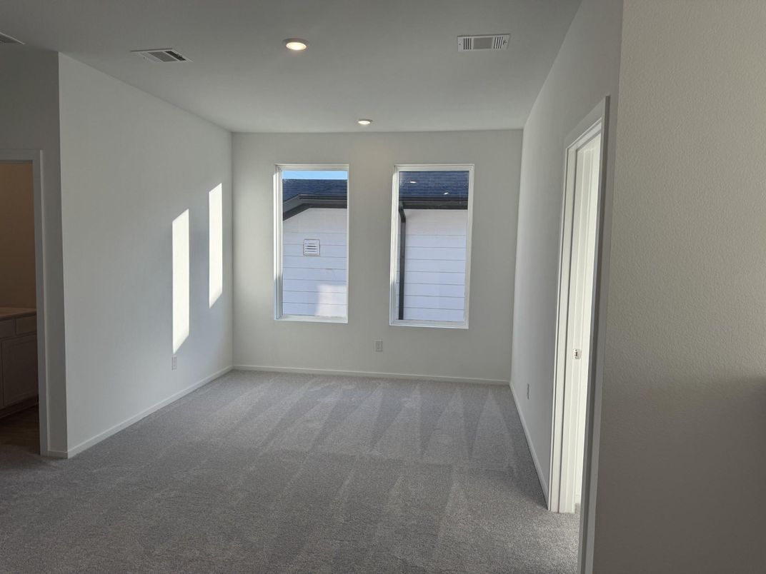 Empty room, Interior, Recessed Lighting
