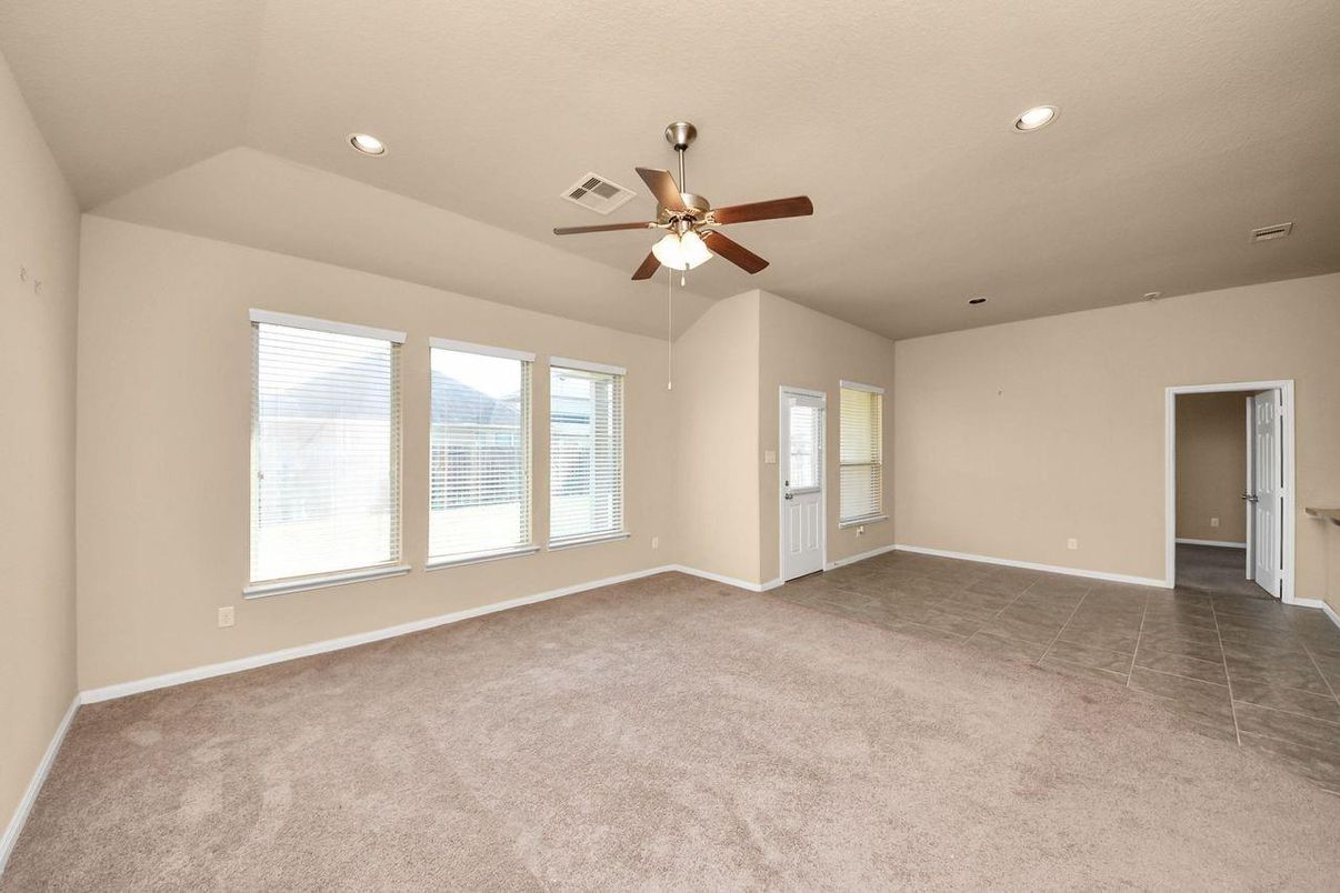 Empty room, Interior, Recessed Lighting