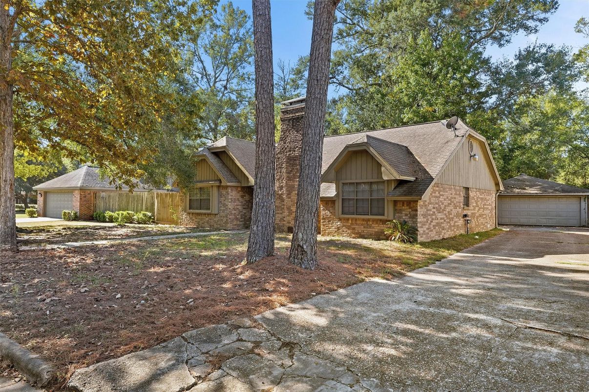 Backyard, Detached Garage, Exterior