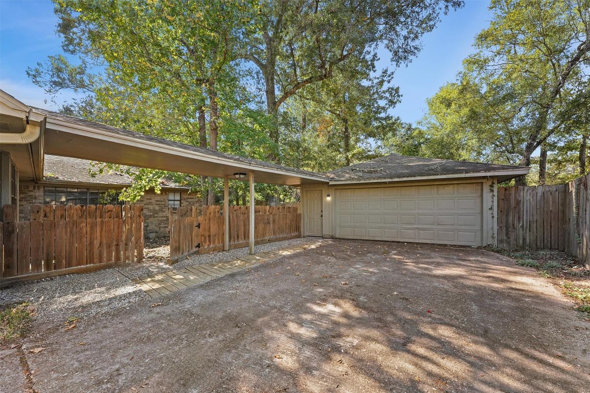 Detached Garage, Exterior