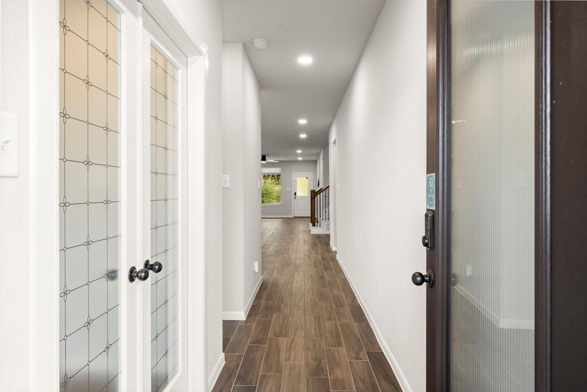 Interior, Recessed Lighting, Wood Texture Flooring