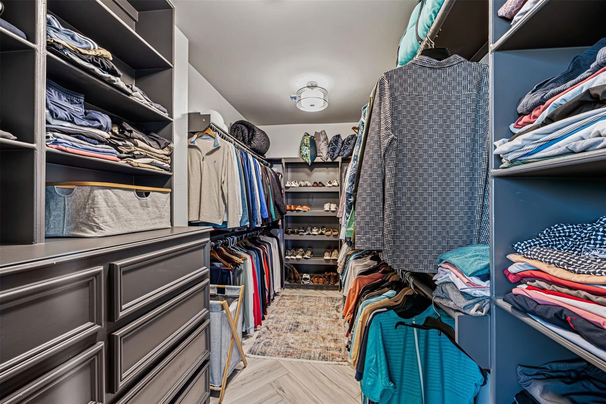 Interior, Walk-in Closets, Wood Texture Flooring
