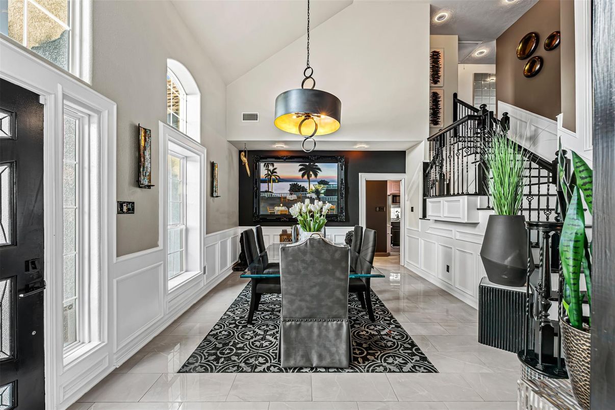 Dining room, Interior, Pendant Lights