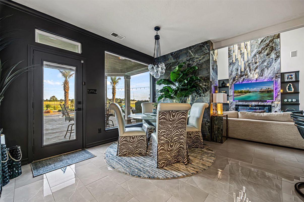 Dining room, Interior, Living room, Pendant Lights