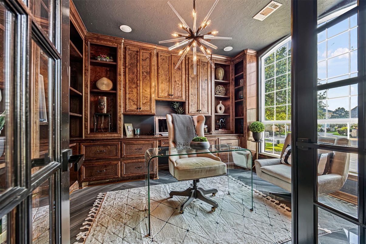 Home Office, Interior, Pendant Lights, Recessed Lighting, Wood Texture Flooring