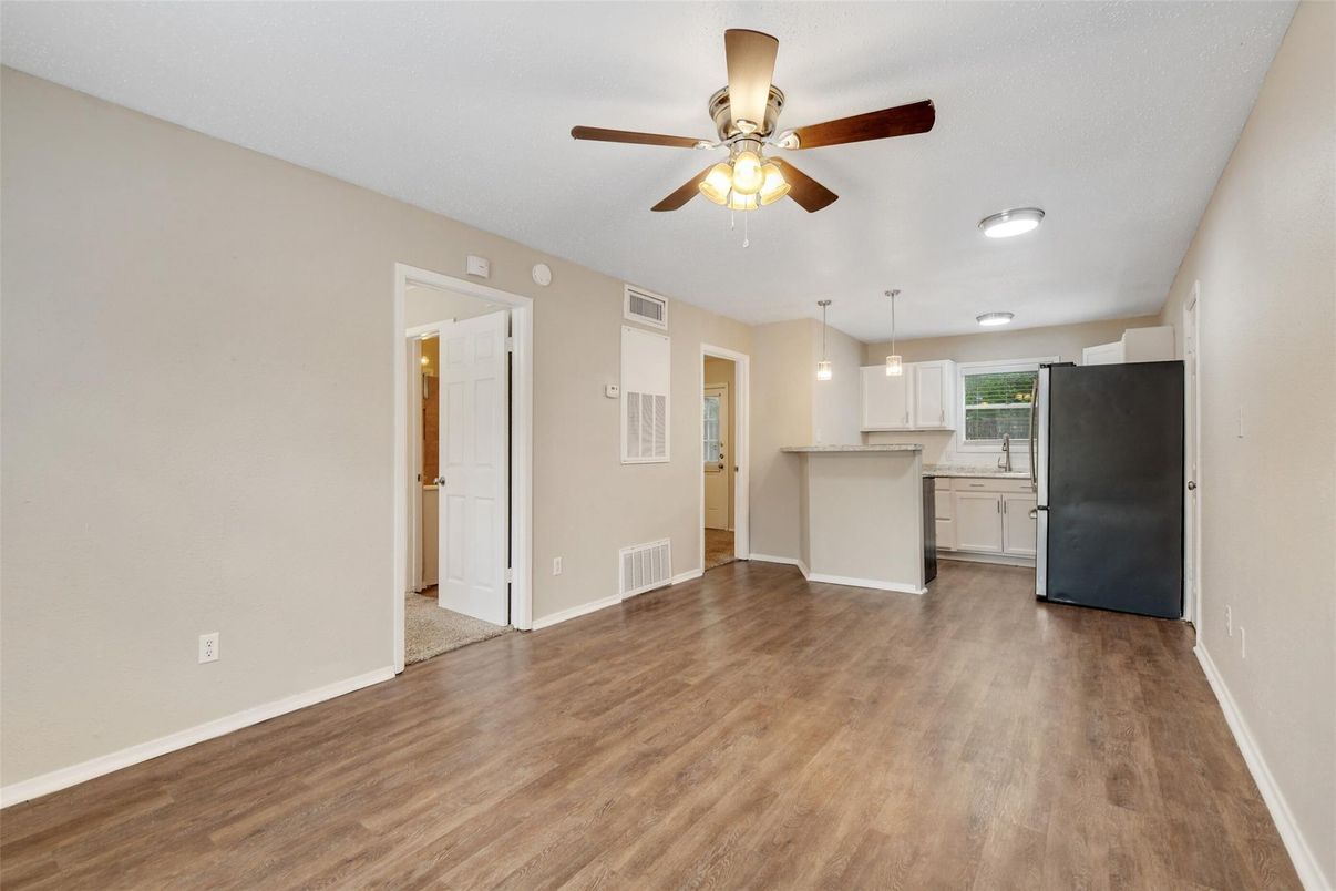 Interior, Kitchen, Pendant Lights, Wood Texture Flooring