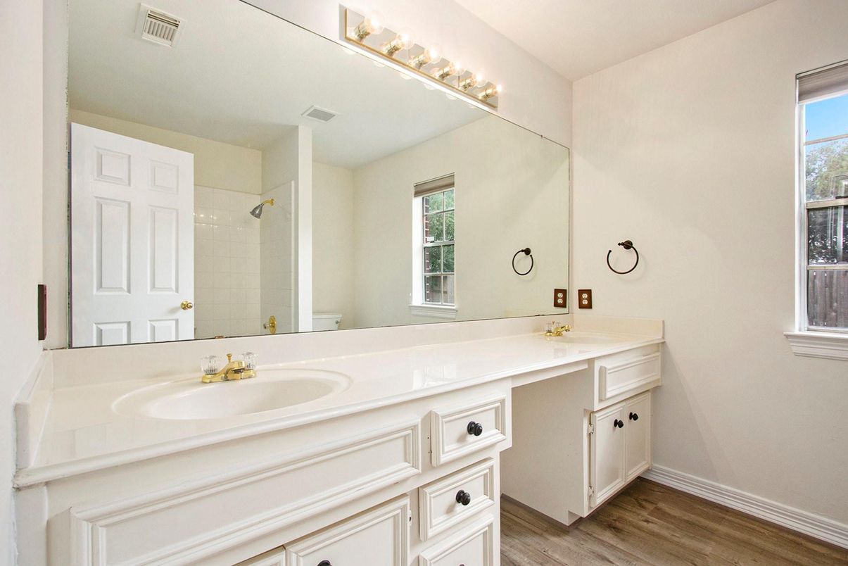 Bathroom, Dual Sink Vanities, Interior, Wood Texture Flooring