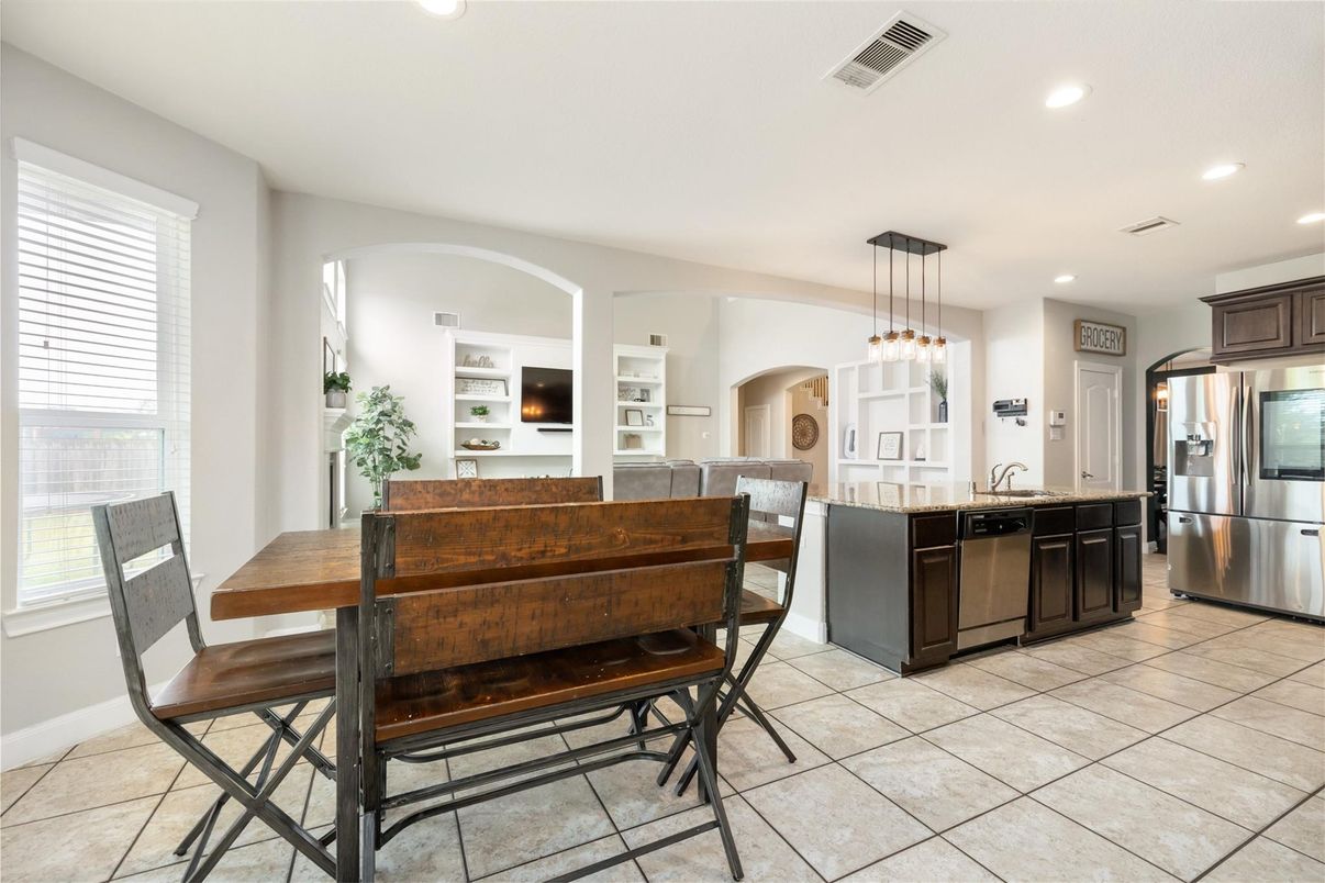 Dining room, Interior, Kitchen, Pendant Lights, Recessed Lighting, Stainless Steel Appliances