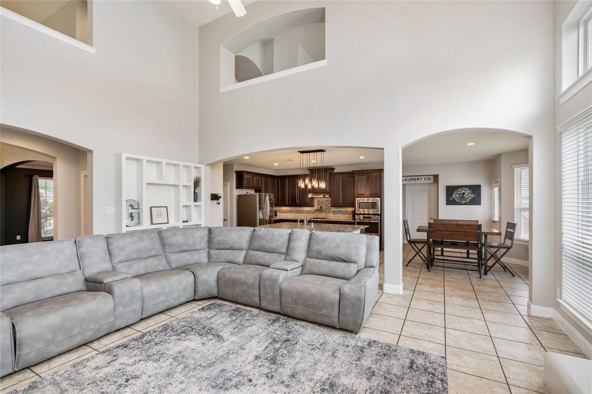 Dining room, Interior, Kitchen, Living room, Pendant Lights, Recessed Lighting, Stainless Steel Appliances