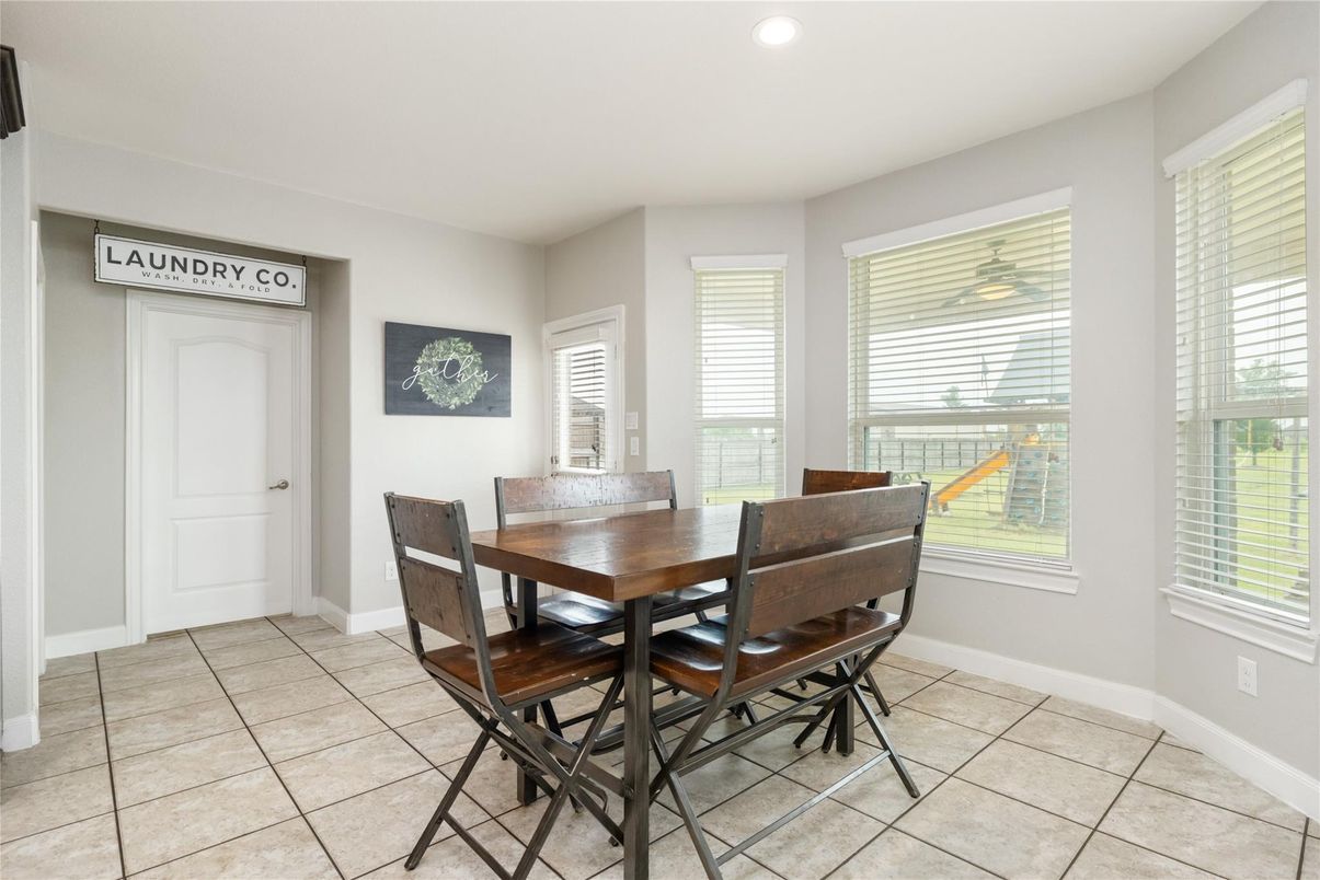 Dining room, Interior, Recessed Lighting