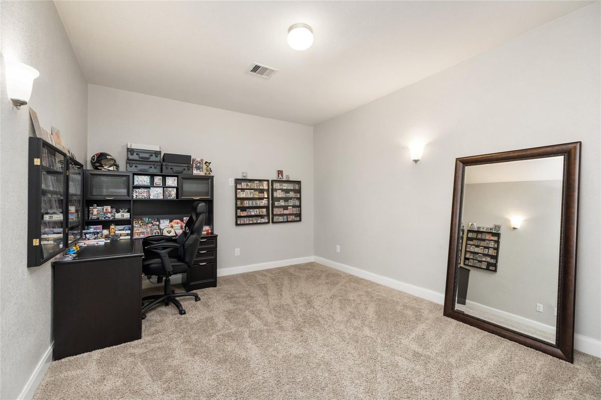 Home Office, Interior