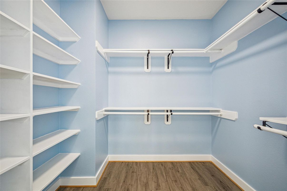 Interior, Walk-in Closets, Wood Texture Flooring