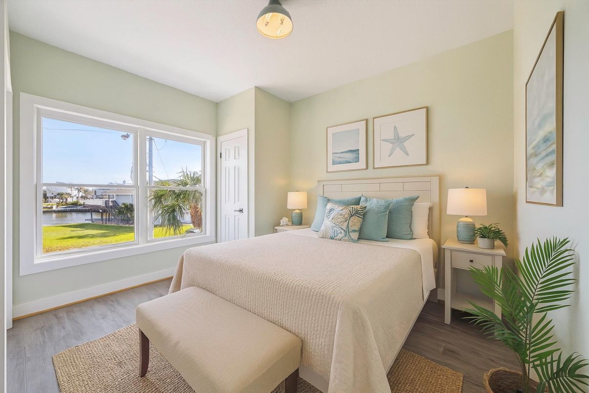 Bedroom, Interior, Water, Wood Texture Flooring