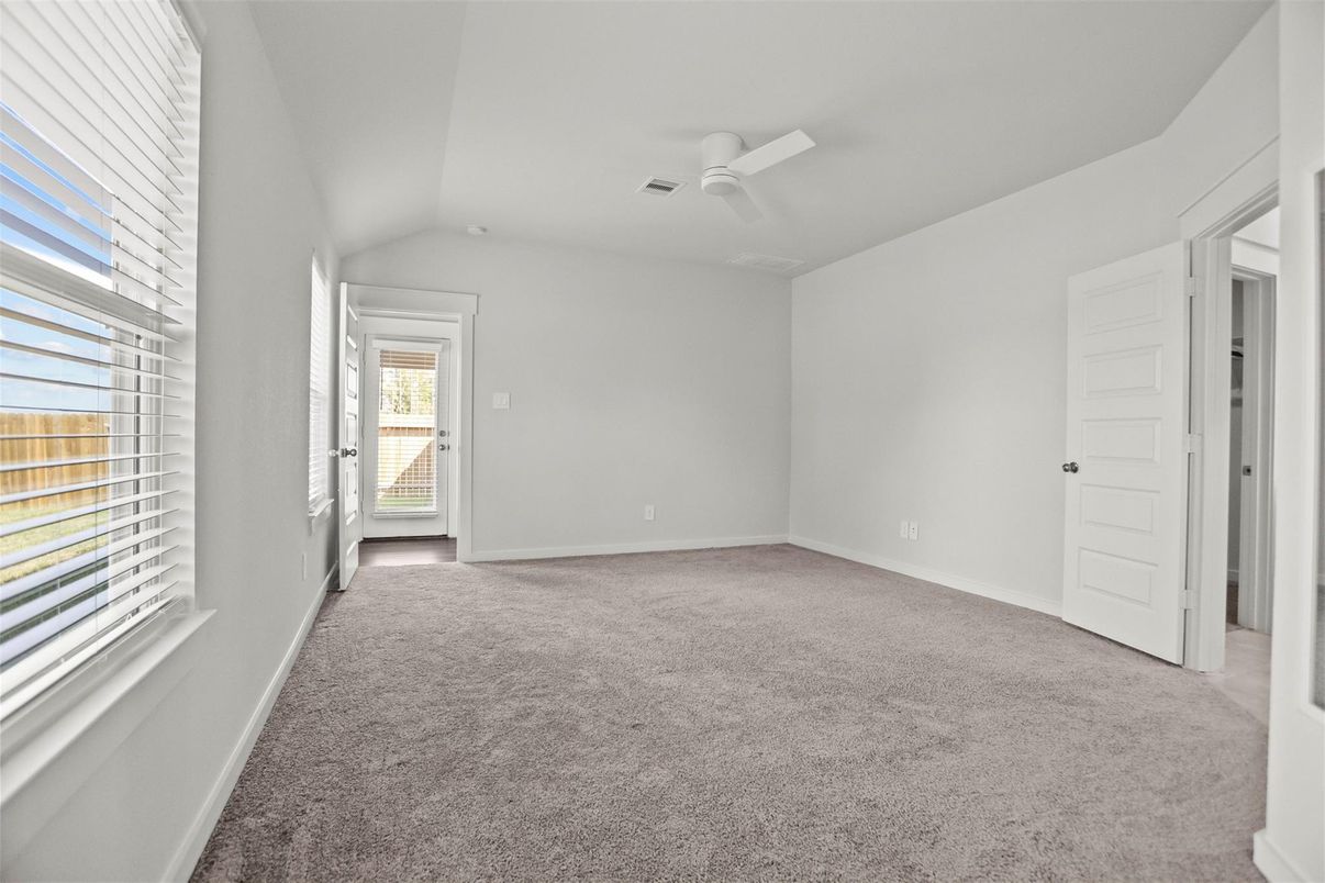 Empty room, Interior