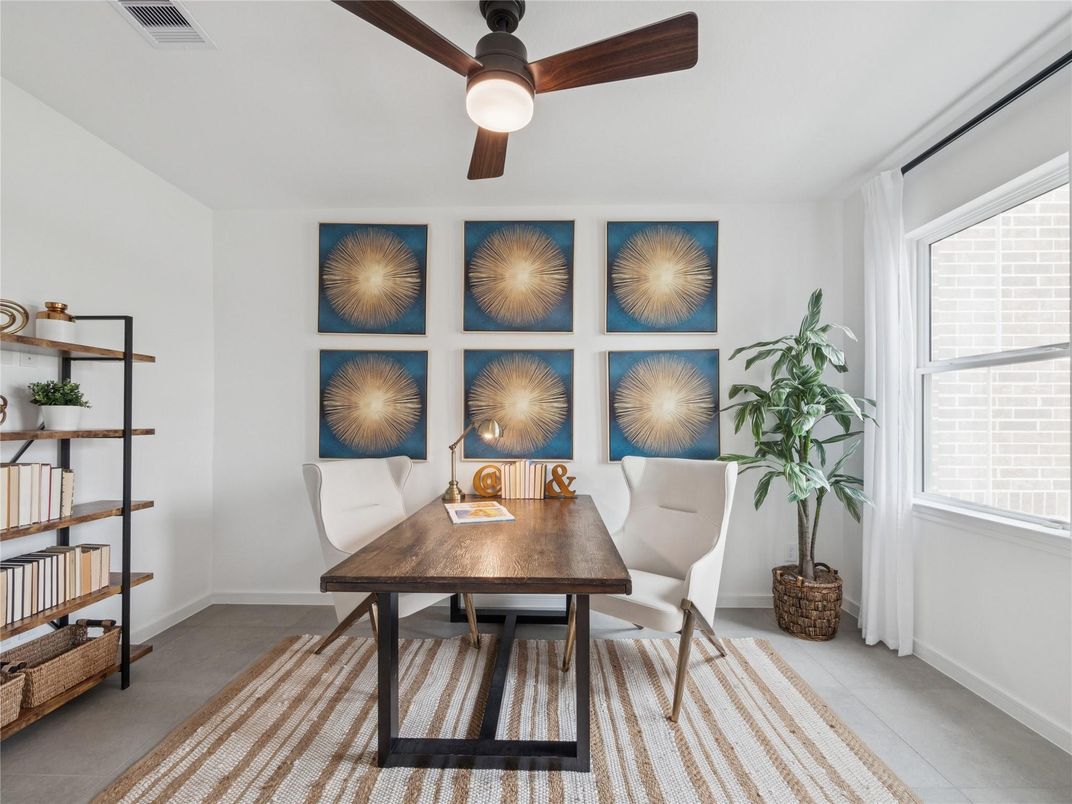 Home Office, Interior