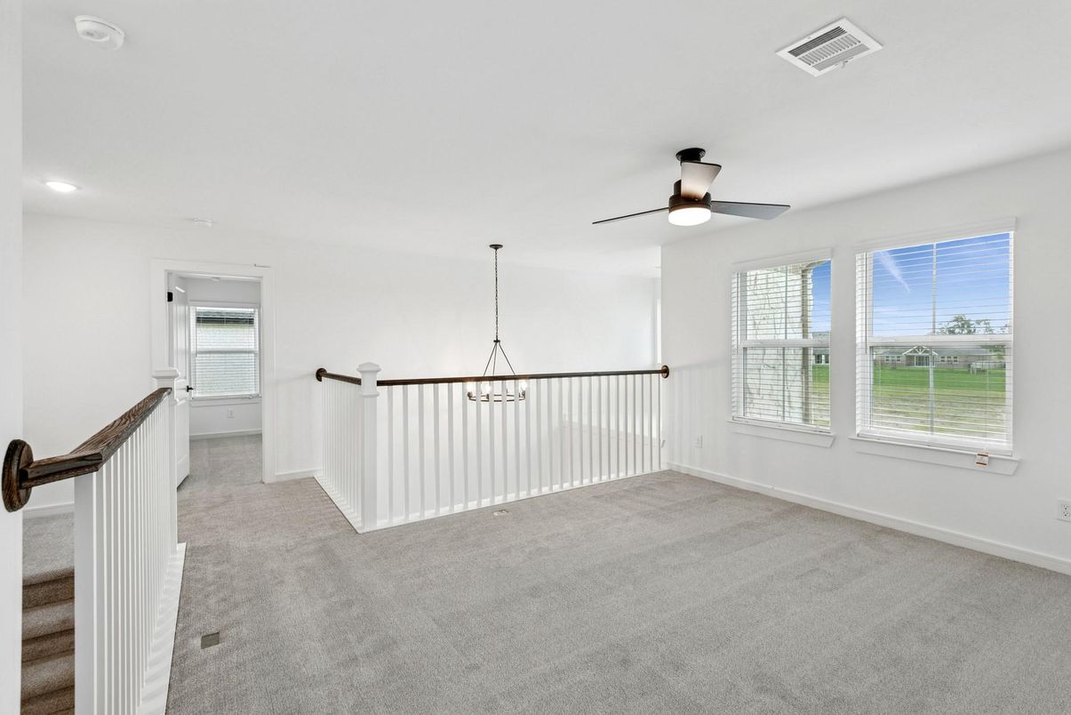 Chandelier, Empty room, Interior, Pendant Lights, Recessed Lighting