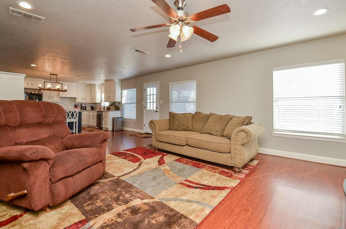 Interior, Kitchen, Living room, Pendant Lights, Recessed Lighting, Wood Texture Flooring
